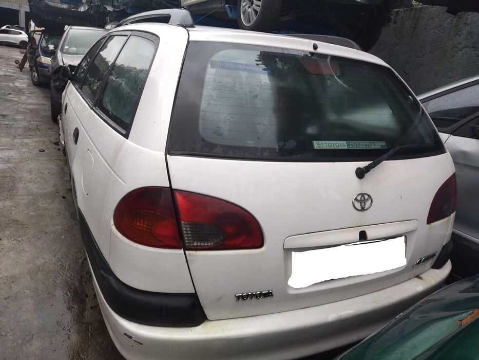 Toyota Avensis diesel 1998 | para peças |