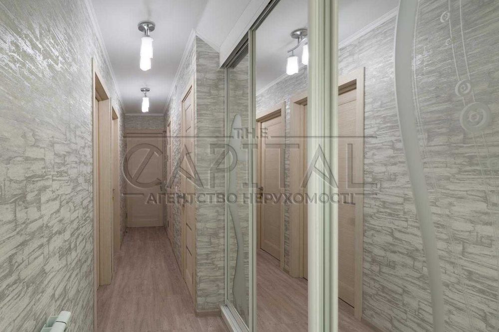 Сучасний будинок 190 м² на 7 сотках у Бортничах.