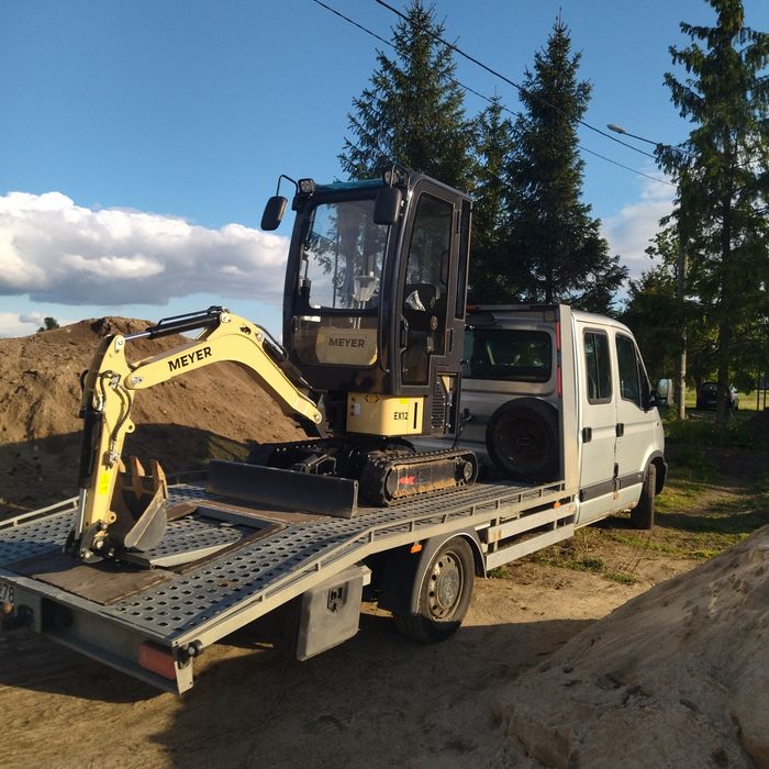 Wynajem minikoparki z osprzętem, transport na miejsce