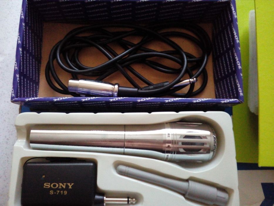 Розважальний центр . Плеер dvd BBK dv611si с караоке + мікрофон sony