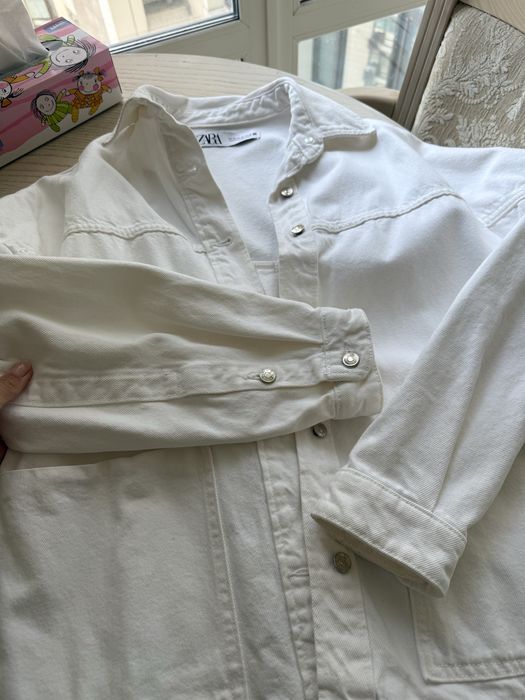 Джинсова куртка zara біла ХС , С