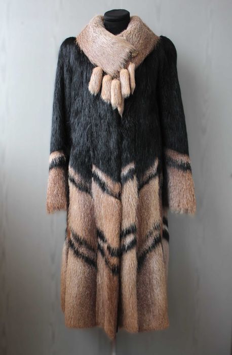 Длинная шуба из натурального меха нутрии, размер L