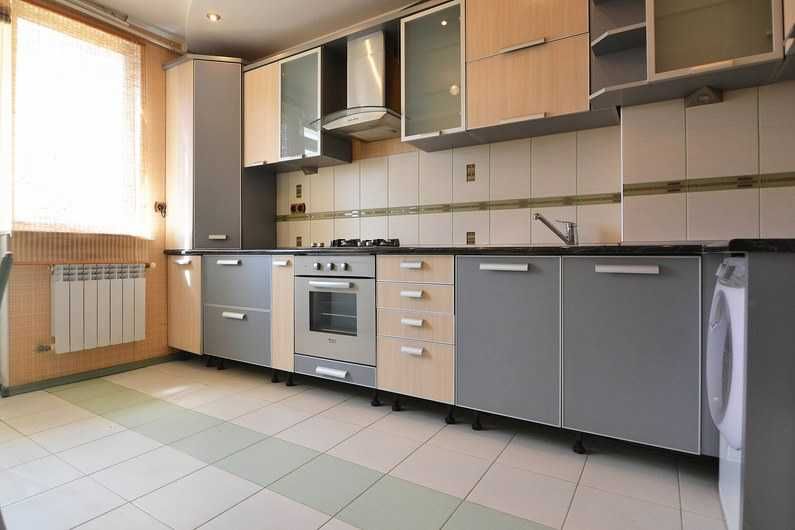 Продається квартира в спальному районі міста