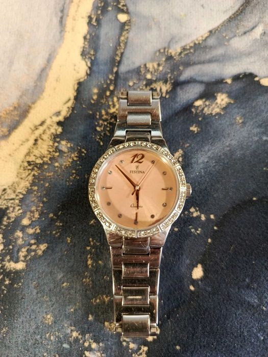 Продам Наручные женские  часы FESTINA F20240/1 Швейцария .