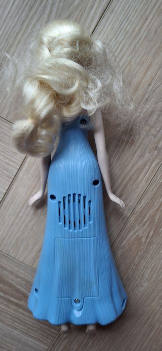 Elsa z bajki Kraina Lodu HASBRO Pianino Grająca