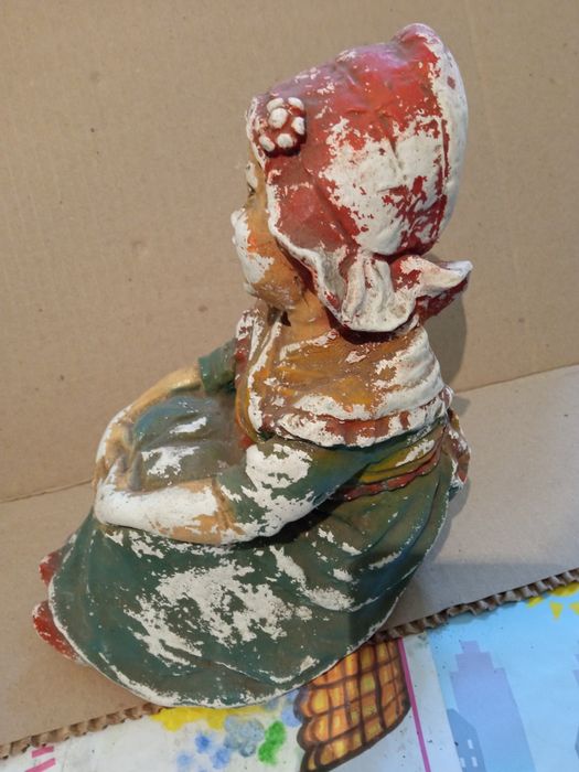 Старинная статуэтка.копилка в коллекцию!