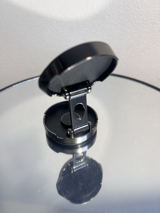 Magnetyczny uchwyt samochodowy na telefon – składany 720°