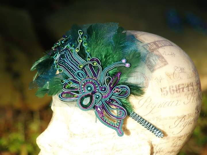 Zielone kolczyki sutasz