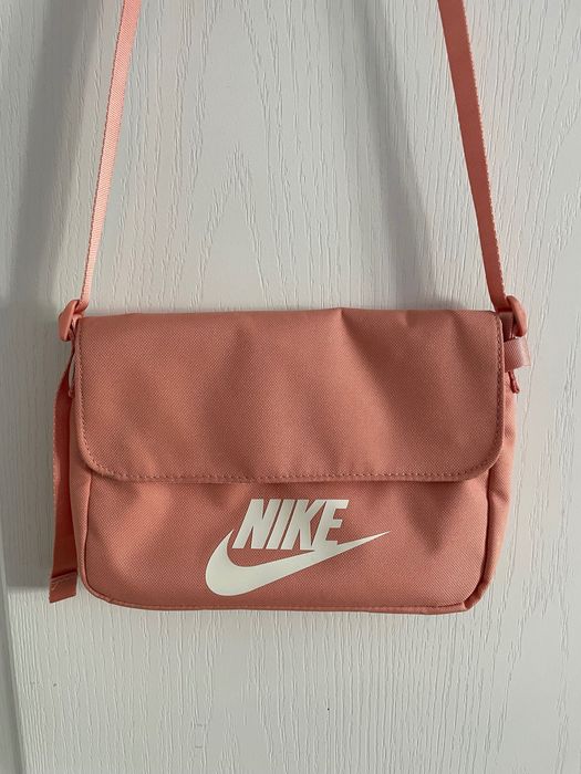 Torebka na ramię Nike morelowa