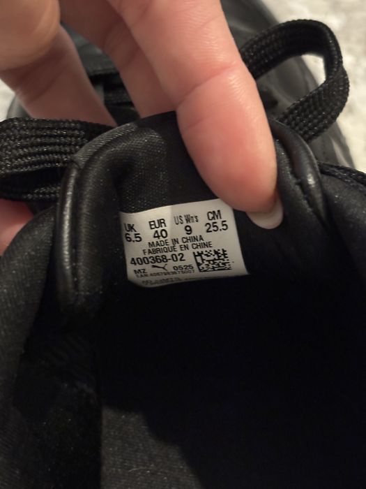 Продам майже нові кросівки Puma
