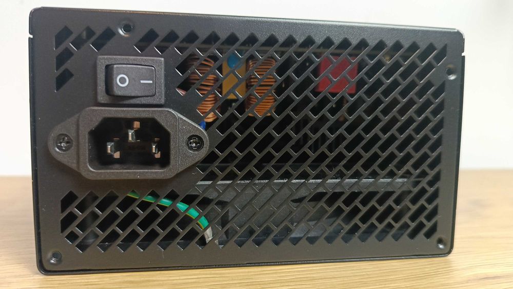 Zasilacz Modecom Volcano Hex 850W - stan idealny, po testach