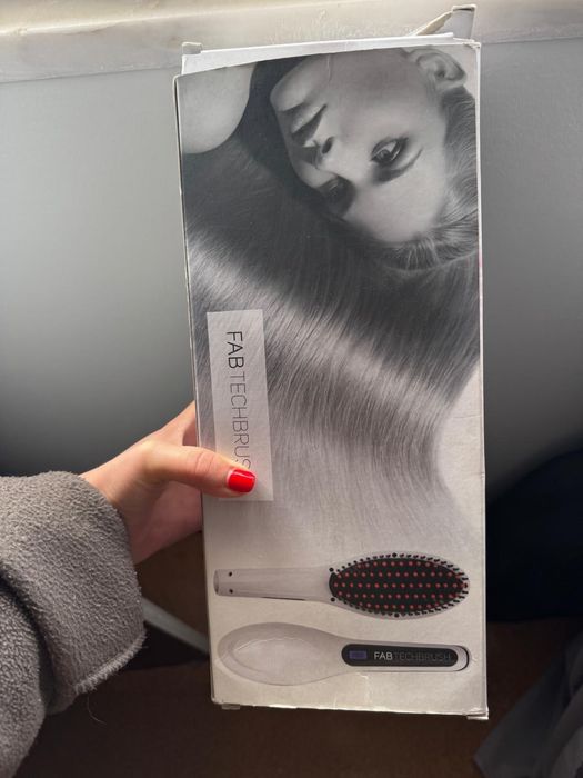 Escova alisadora elétrica com tecnologia de calor infravermelho – NOVA