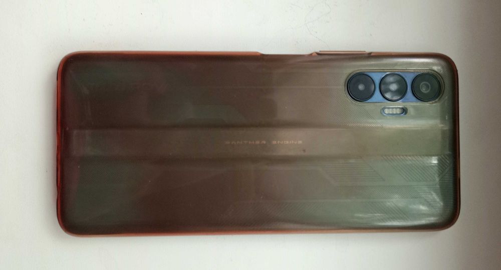 Телефон Tecno pova 3