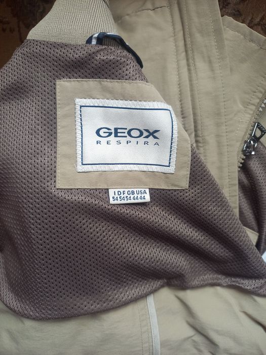 Чоловіча куртка-вітровка,бомбер Geox