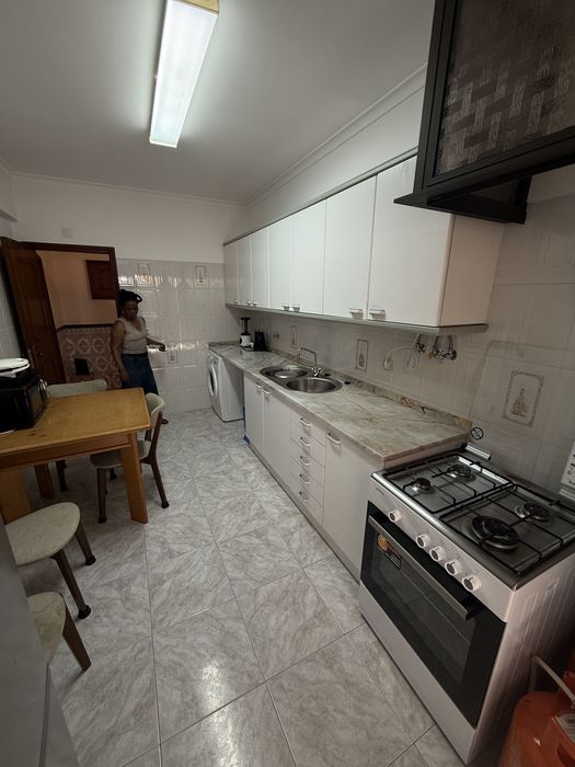 Quarto partilhado para arrendar Queluz 250euros/ mes