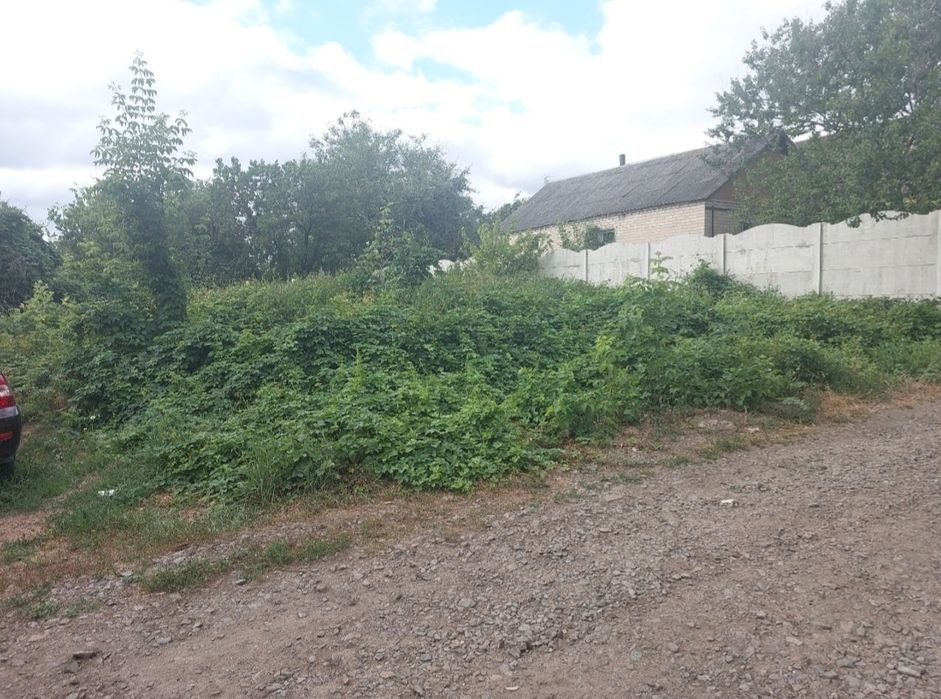 Продам земельный участок с домиком