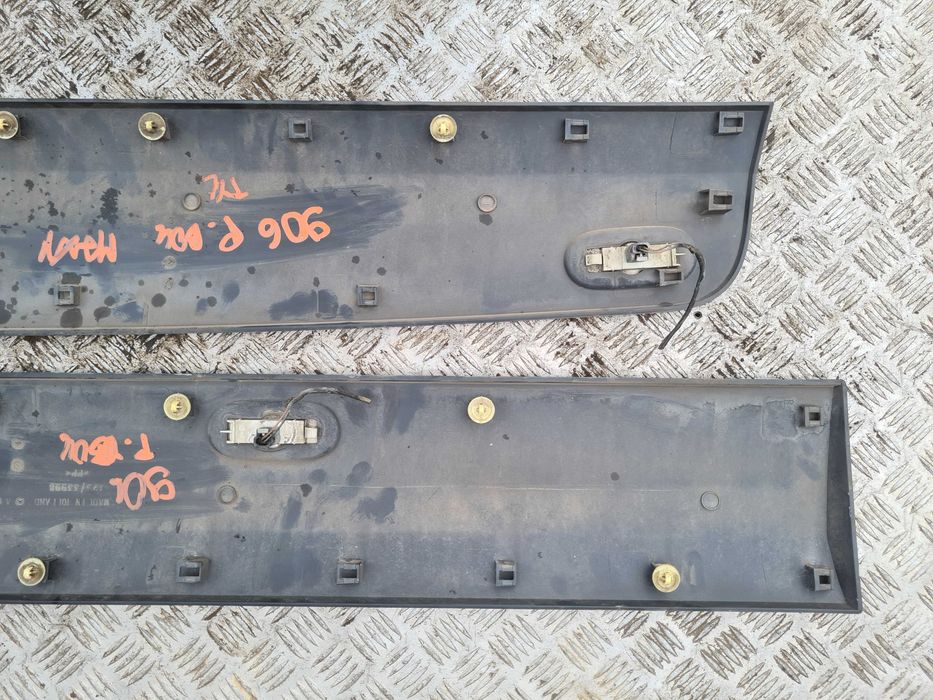 Mercedes Sprinter W 906 listwa karoseryjna prawy bok komplet MAX