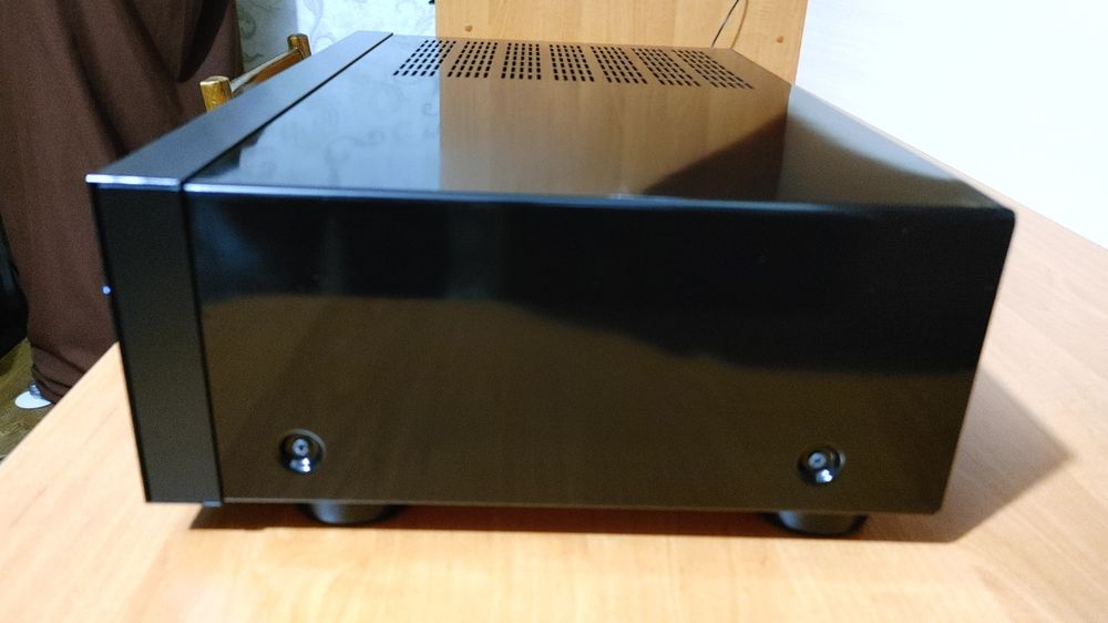 Продам усилитель с ЦАП Onkyo A 9050. В  очень хорошем состоянии.