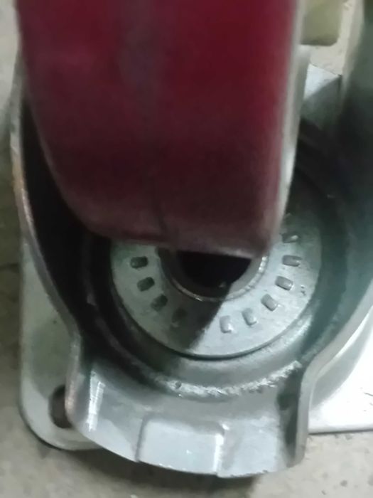 8 Rodízios giratórios e fixos industriais D150mm( 4 de cada),  TENTE.