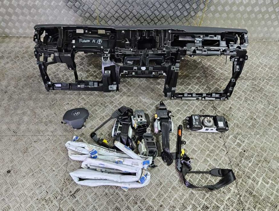 Торпеда консоль VW Tiguan II III USA EU Разборка тігуан