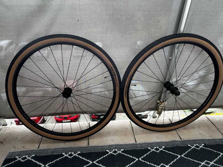 Nowy komplet kół 700x45C gravel  z oponami WTB Riddler