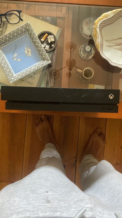 Xbox one x 1 Tb como nova