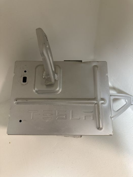 Усилитель звука Tesla Model 3 1079748-00-E