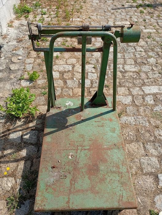 Vendo esta balança muita bonita bom estado a trabalhar muito bem