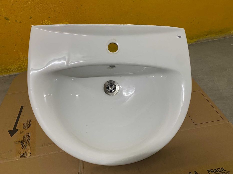 Lavatório com pé Roca