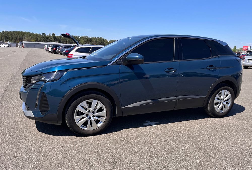 Продаю своє авто Peugeot 3008