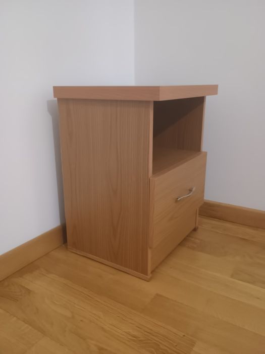 Приліжкова тумба,  тумбучка