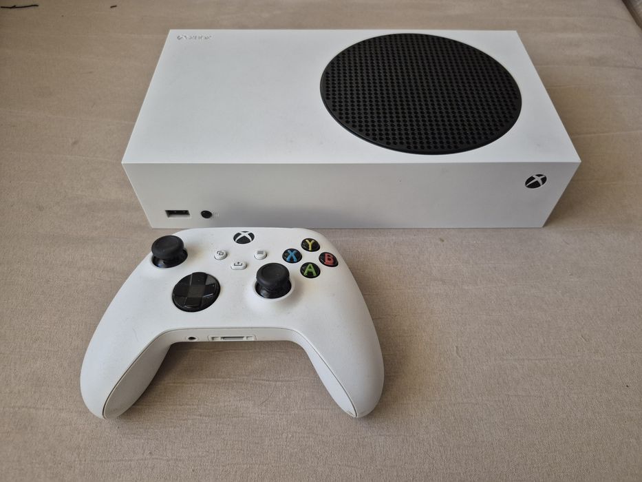 Xbox series s  + comando e cabos