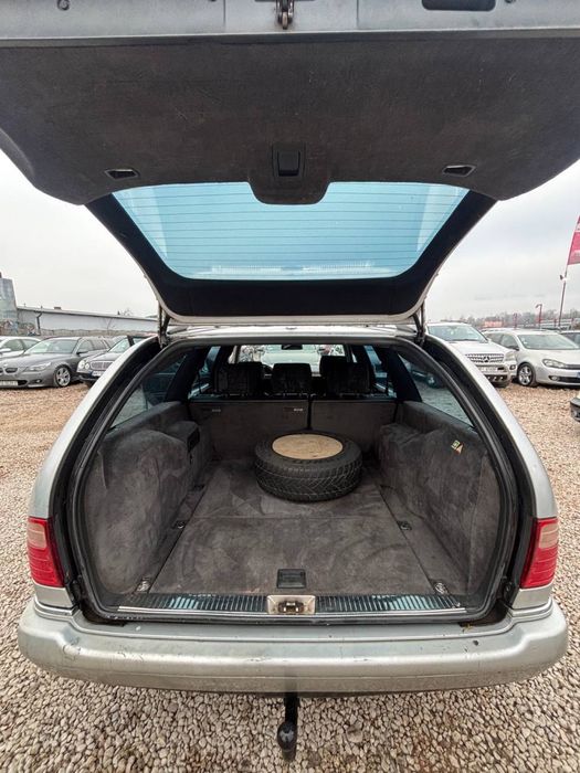 Na Sprzedaż Mercedes E Klasa 2.4LPG/1-wł/super at/klima/alu/zadbany