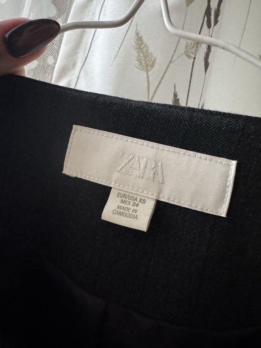 Жилет з баскою Zara