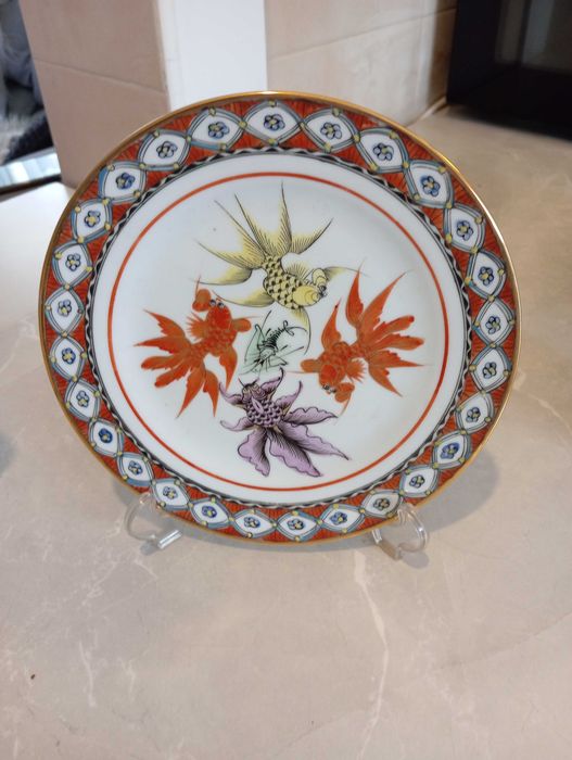 Pratos em porcelana oriental
