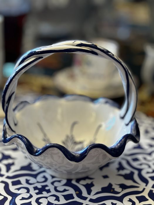 Portugalska porcelana ręcznie malowana koszyk 1988