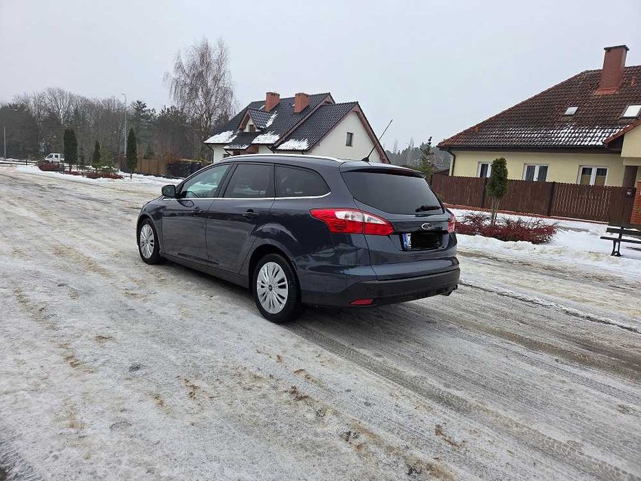 Ford Focus 1.6 stan bdb-bogate wyposażenie