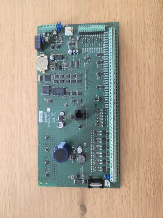 Satel Integra 64