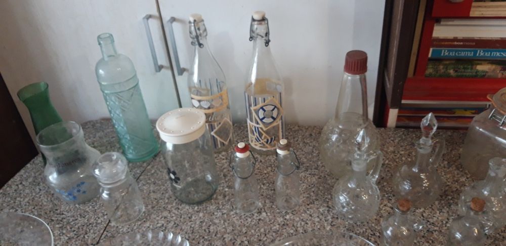 Conjunto de Peças em Vidro Utilitárias