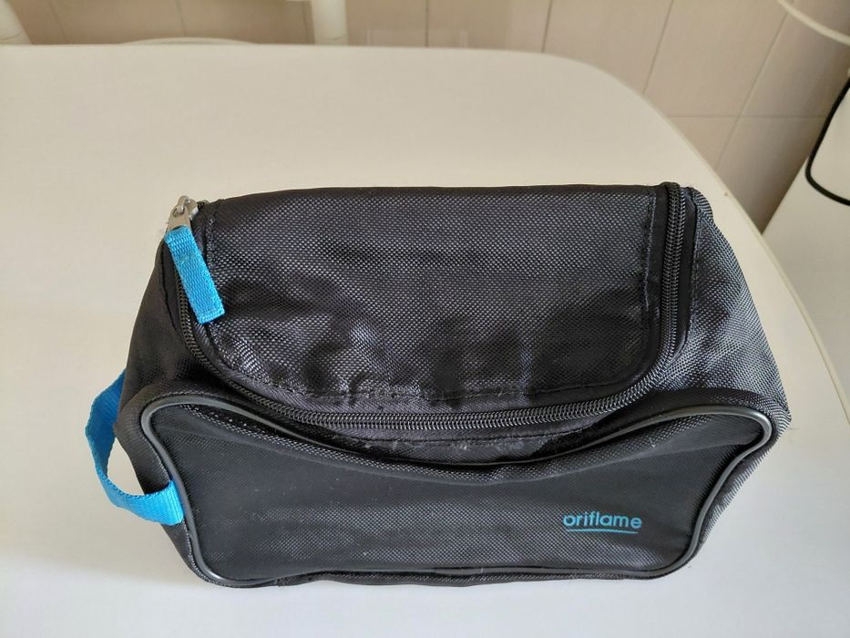 Bolsa necesser preta