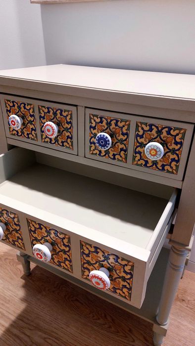 Mesa de cabeceira pintada à mão x2