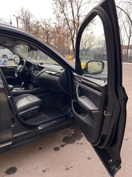 Продам бмв х3(f25)