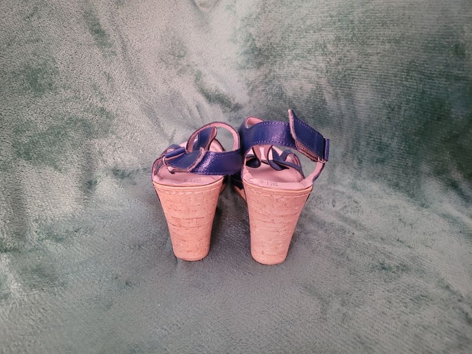 Buty sandały na koturnie rozm 38 Lasocki