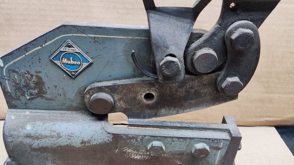 Guilhotina para cortar chapa