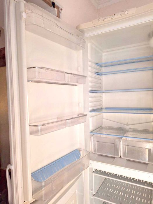 Двокамерний холодильник Indesit