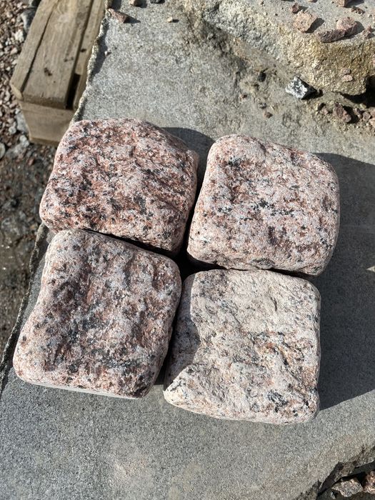 Бруківка гранітна,галтована(старе місто)