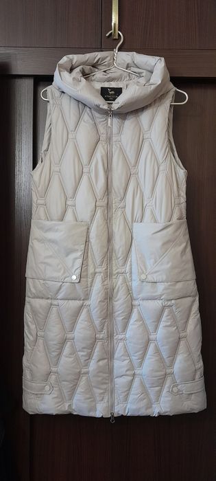 Продам желетку,куртку,пальто.