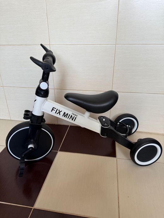 Rowerек biegowy trójkołowy