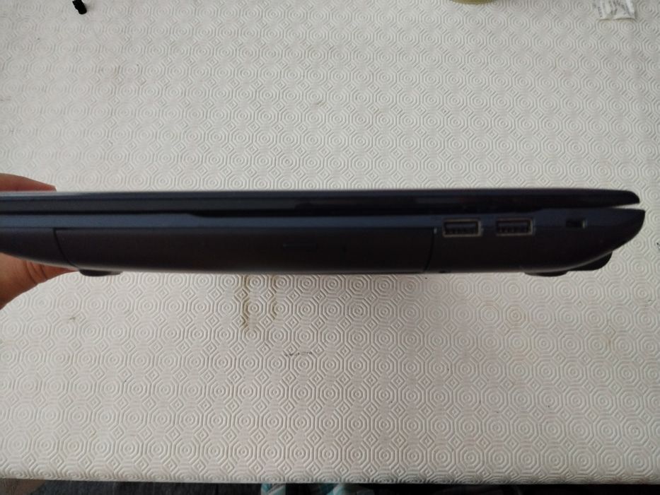 Portátil Samsung NP270E5E, i5 3230,8Gb, SSD 256 GeForce GTX 710