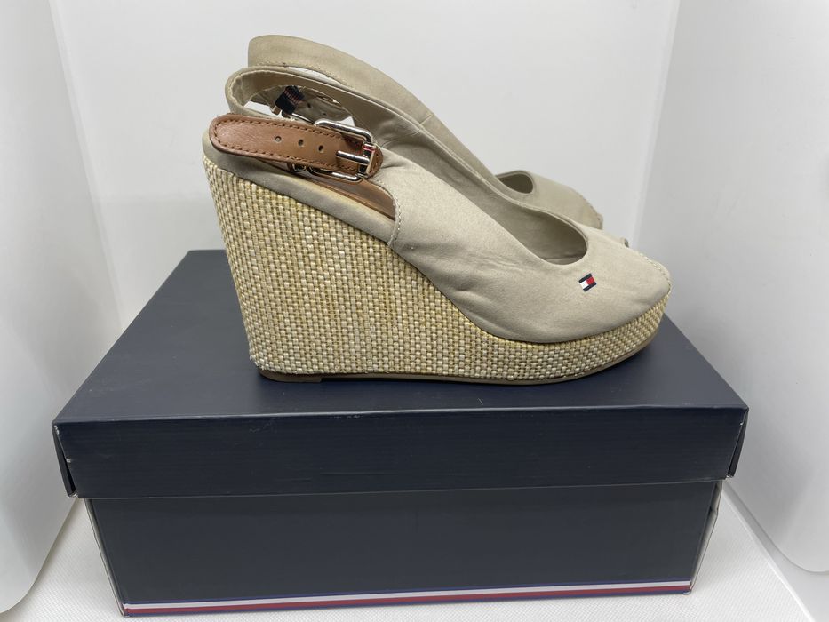 Buty Tommy Hilfiger Sandały Iconic Elena Sling Back Wedge FW0FW04789